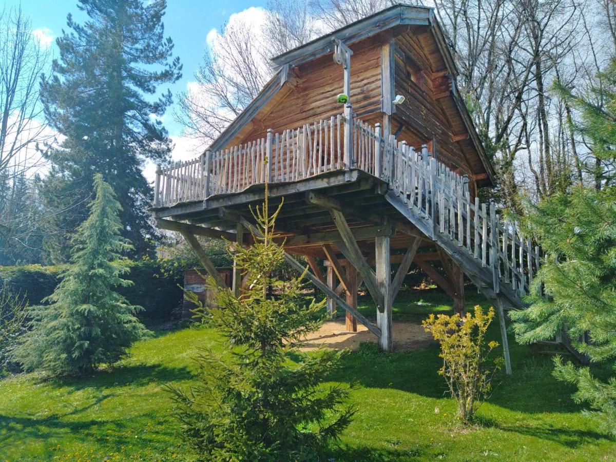 La Cabane A L'Oree Des Bornes Evires Exterior photo